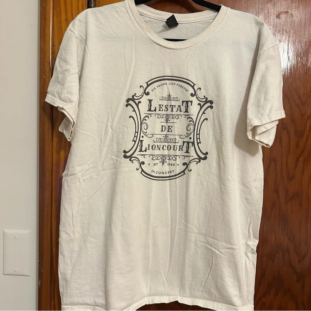 Vampire Lestat in Concert Shirt - Lestat de Lioncourt Design - Picture 4 of 4